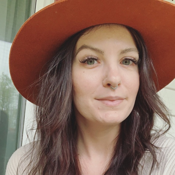 Meet your Posher, Eliot - Picture 1 of 1